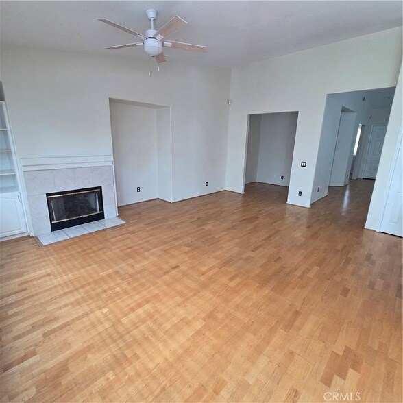 Building Photo - 41089 Robards Way
