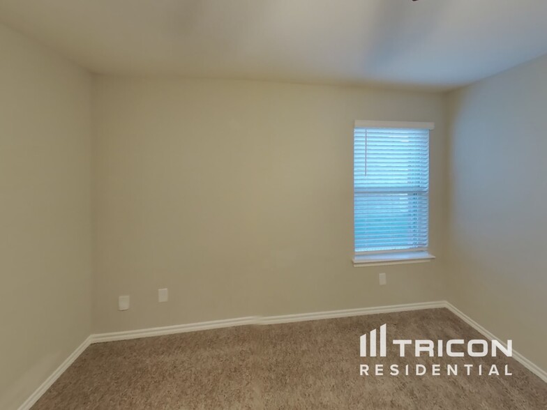Building Photo - 1904 Tulipwood Dr
