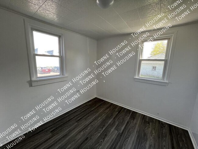 Building Photo - 340 Park Ave