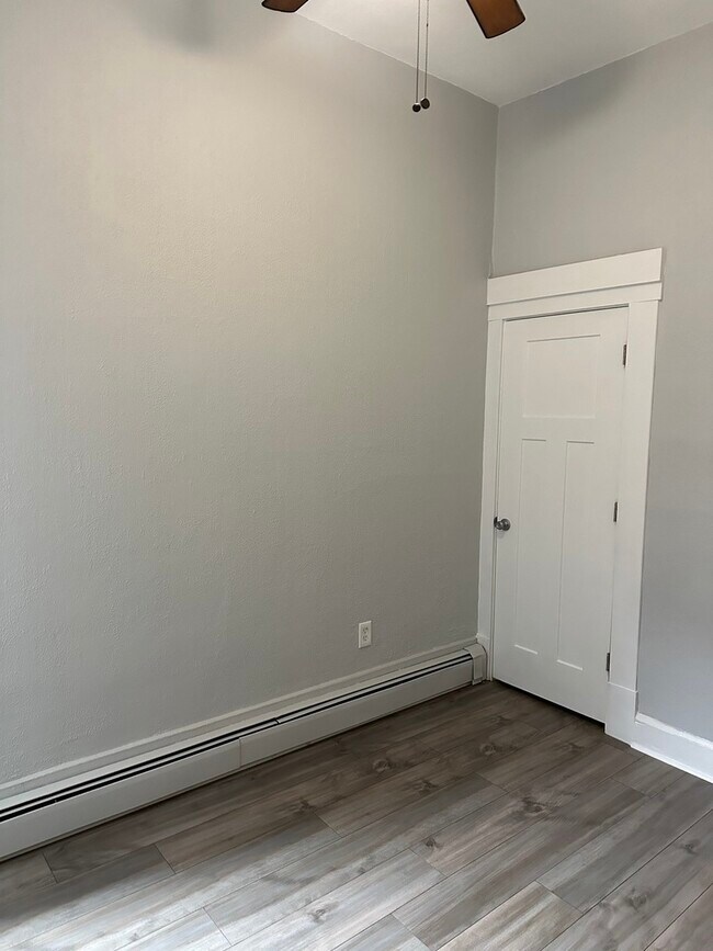 Building Photo - 1133 N State St