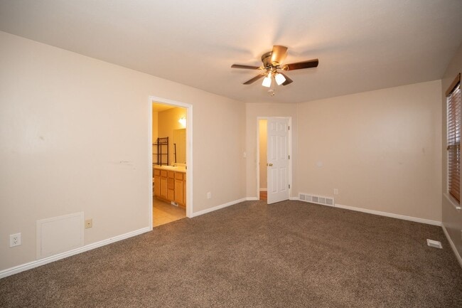 Building Photo - Beautiful Home in West Jordan!