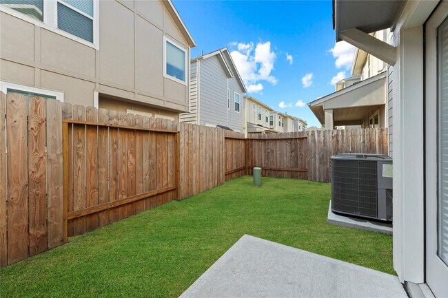 Building Photo - 1519 Beach Oak Dr