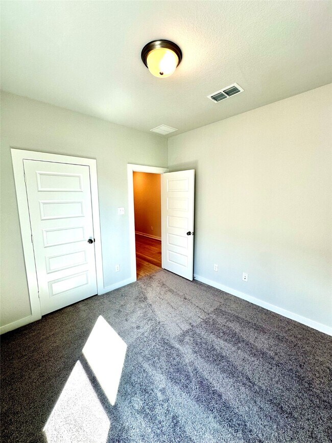 Building Photo - 21619 Flannel Bush Ln