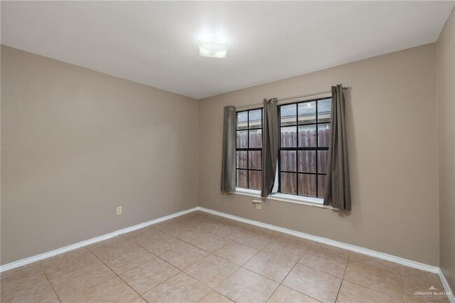 Building Photo - 3108 Kingsborough Ave