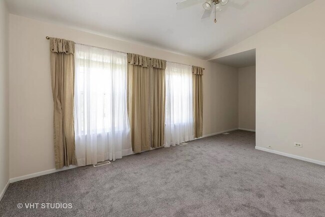 Building Photo - 106 Sandhurst Rd