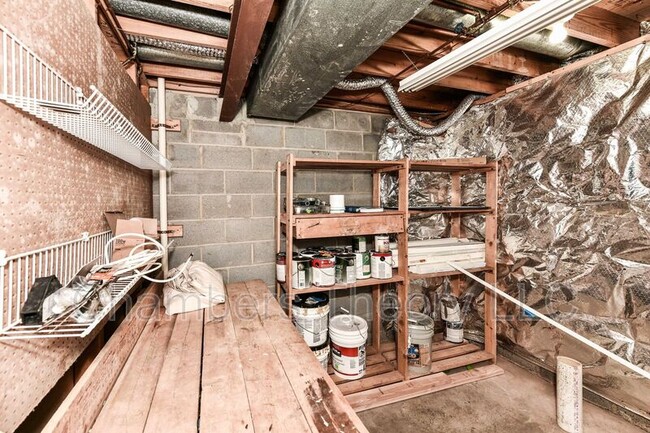 Building Photo - 1549 Twisted Oak Dr