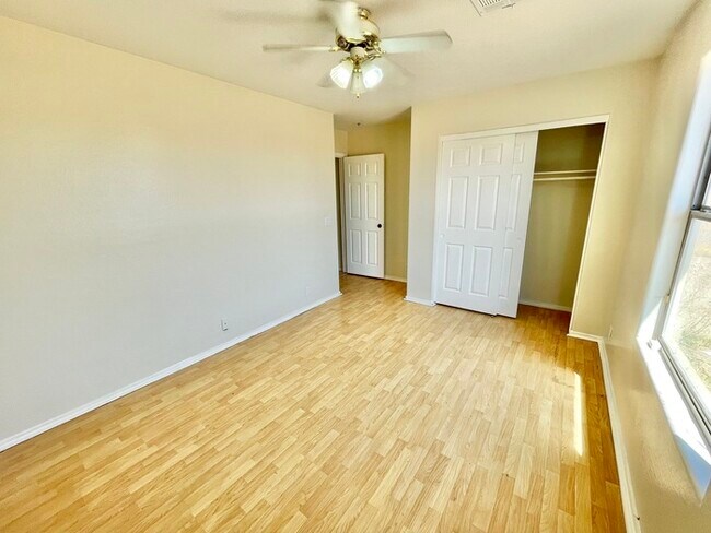 Building Photo - 8755 W Las Palmaritas Dr