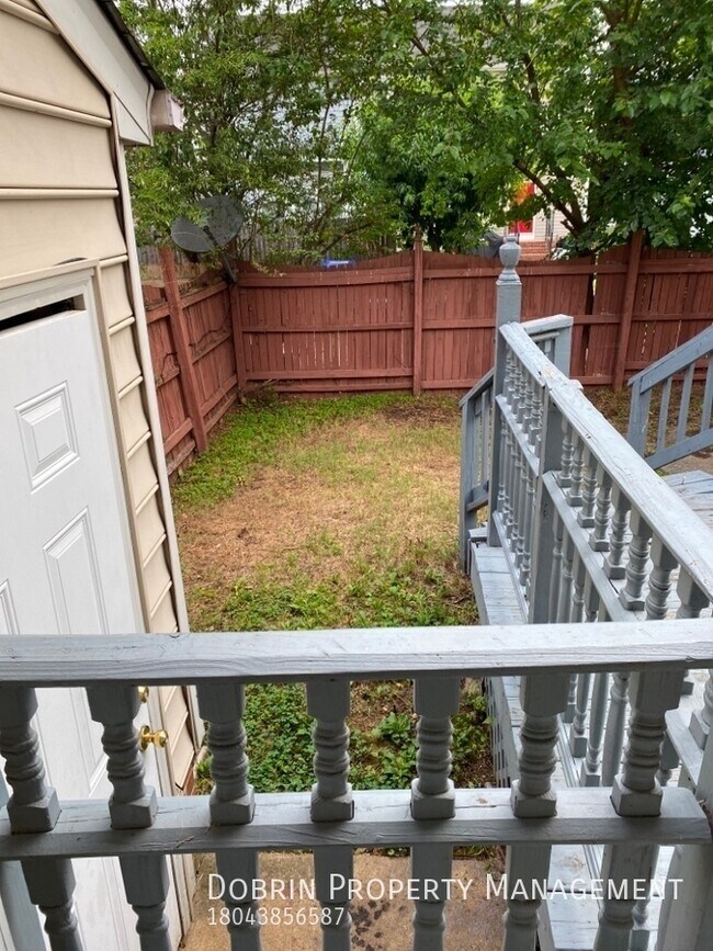 Building Photo - 1514 Kemper St