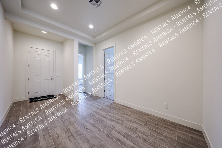 Building Photo - 274 S 164th Dr