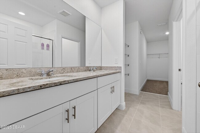 Building Photo - 284 Links Ter Blvd