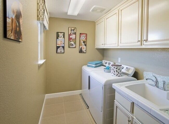 Building Photo - Beautiful Home in Lincoln! - 27 E Street