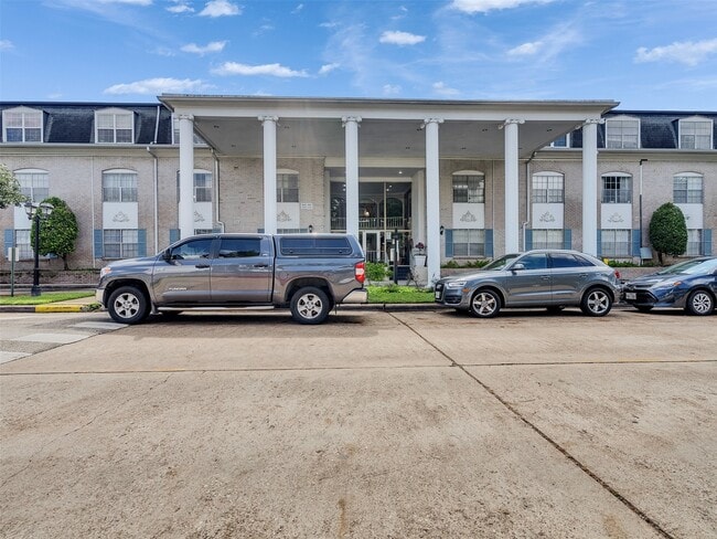 Building Photo - 2601 Bellefontaine St