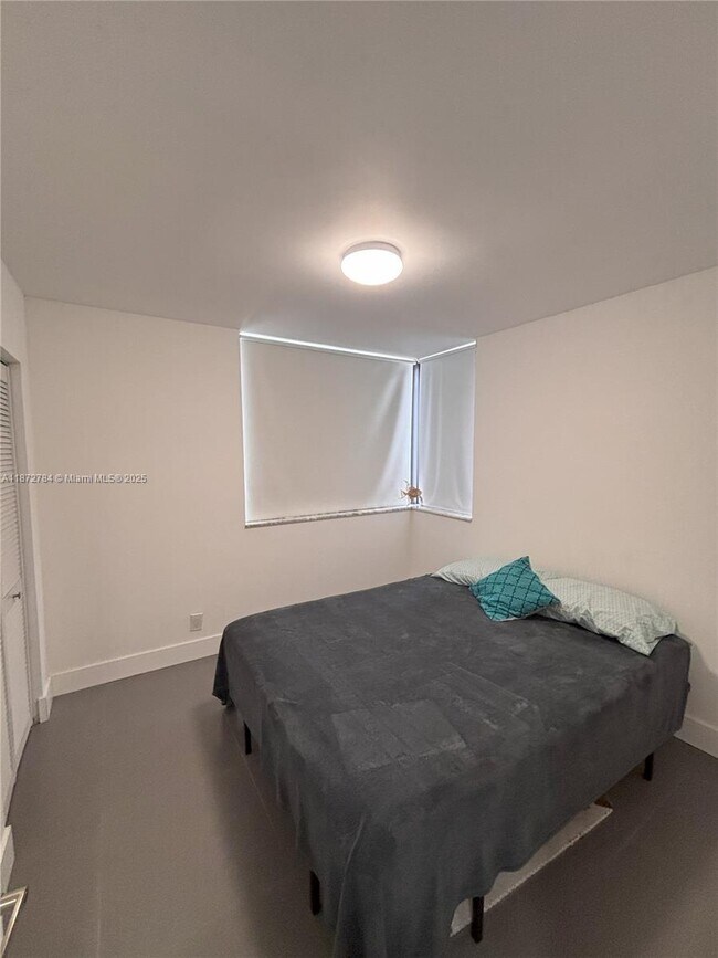 Building Photo - 9501 SW 1st Ct