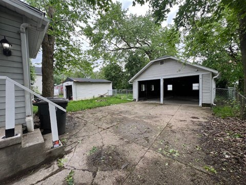 Building Photo - 1085 Dietz Ave