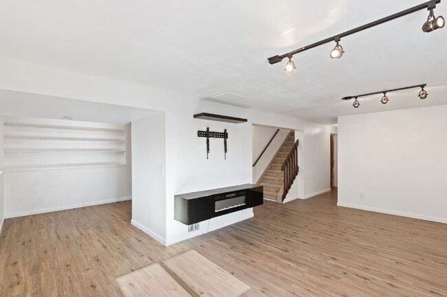 Building Photo - 2020 Independence Dr