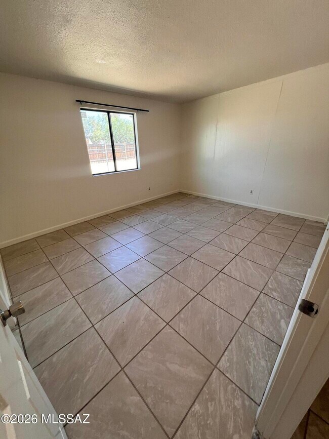 Building Photo - 3639 S Yukon Pl