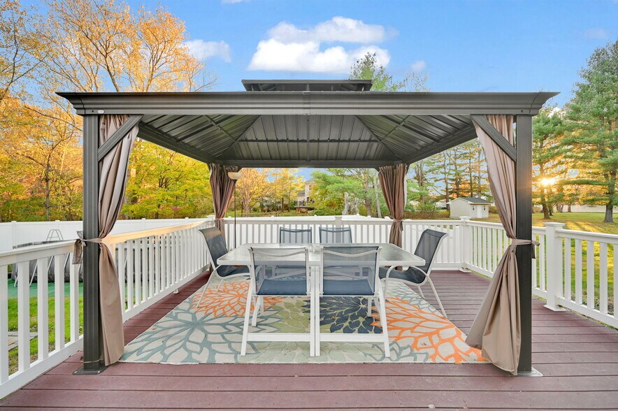 Building Photo - 15 Sweetwood Ct