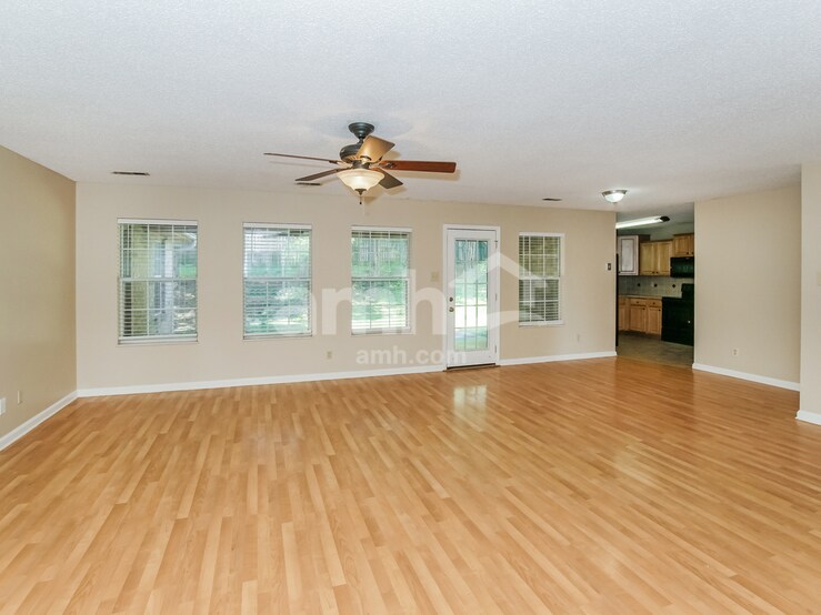 Building Photo - 1245 Edinburgh Dr