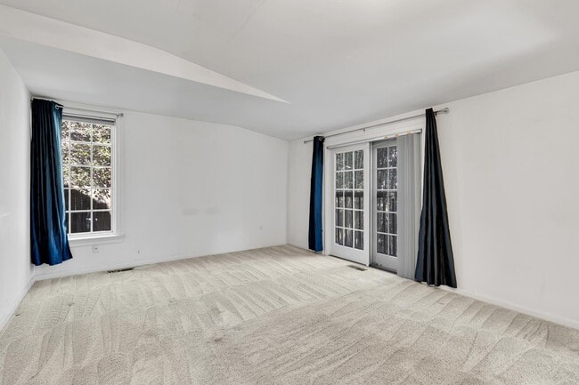 Building Photo - 1529 N Kenilworth St