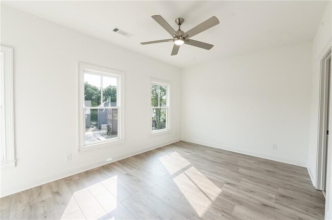 Building Photo - 3272 Stillwood Dr