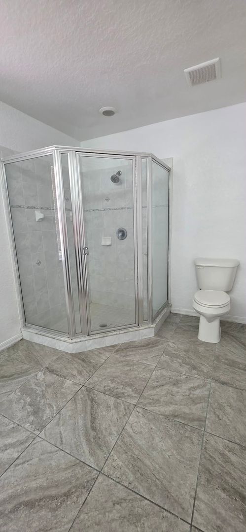 Building Photo - 3 Bedroom, 2 Bath Home with 2-Car Garage – 1,722 Sq Ft