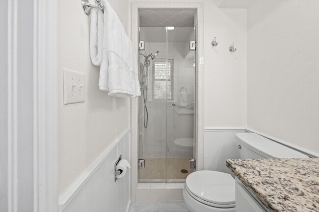 Building Photo - Updated Edmond 3BR Home – Walk to Orvis Risner Elementary – Easy OKC Commute