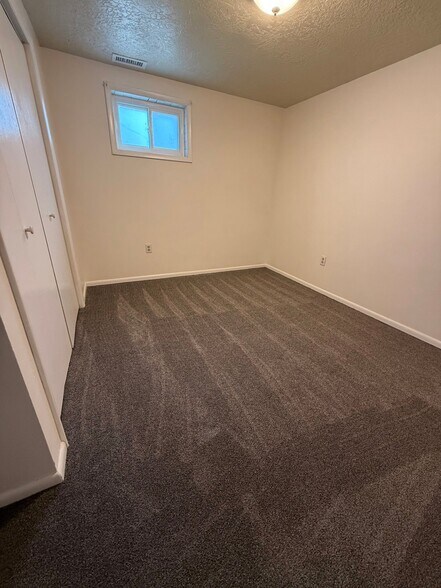 Building Photo - 1152 Sterling Dr