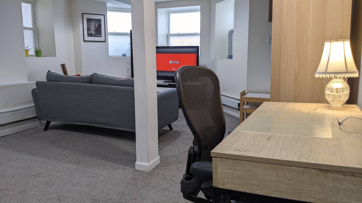 Work Desk - 540 S Taylor Ave