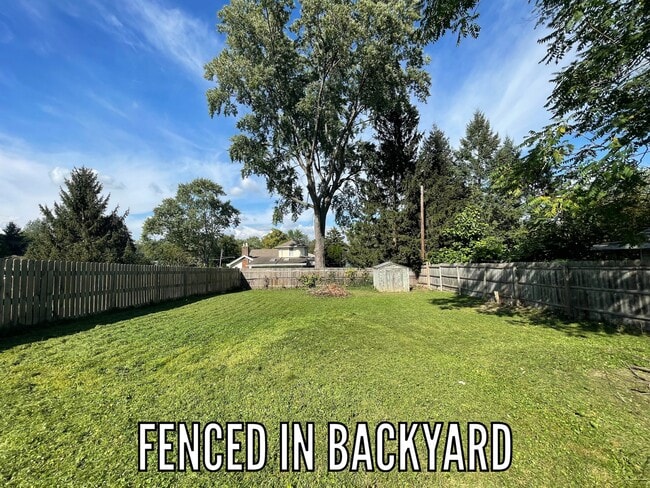 Building Photo - 303 E Winter Ave