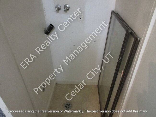 Building Photo - Move-In Discount - 2 bedroom, 1.5 bathroom, 2 Story Apartment