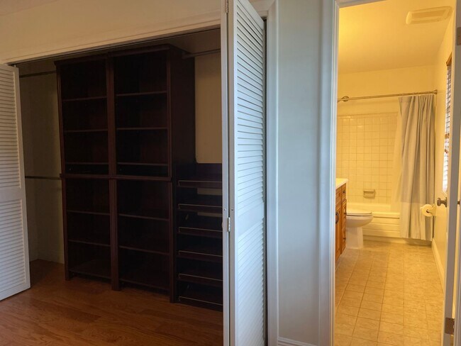 Building Photo - Easy Living in Palm Beach Gardens—Minutes ...