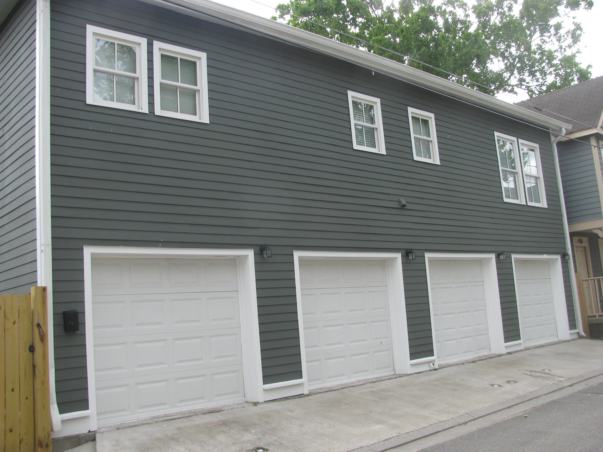 Carriage house facing Lane - 537 E Hall Ln