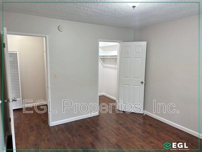 Building Photo - 14727 Prairie Ave