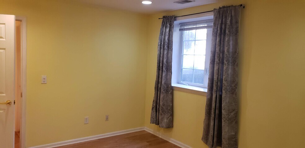 1st Level Bed Room - 201 Dey St