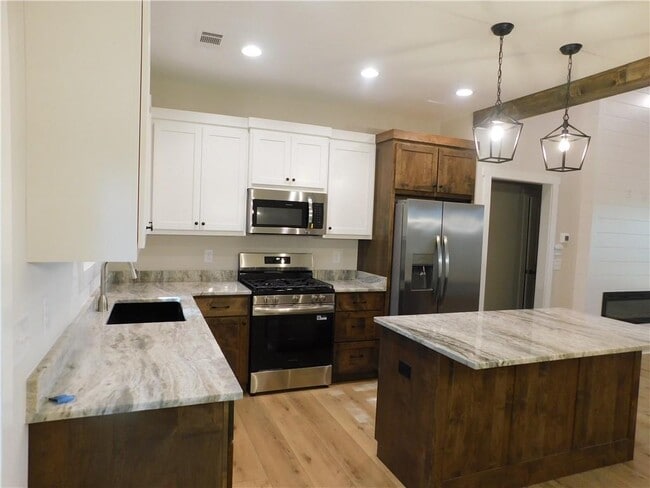 Building Photo - 340 Harmony Dr