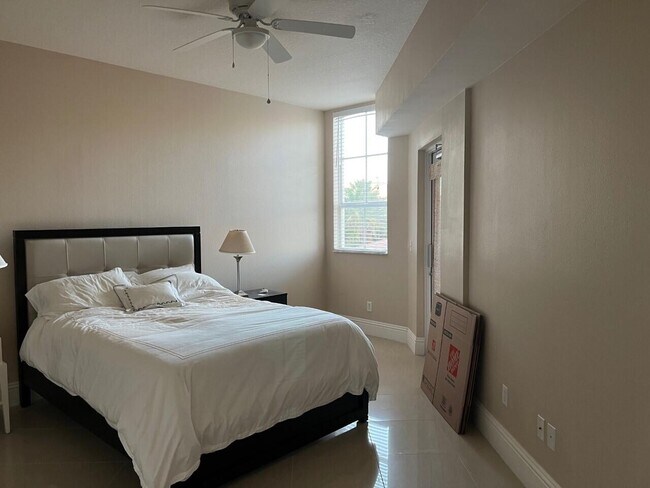 Building Photo - 600 S Dixie Hwy