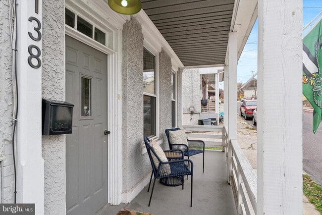 Primary Photo - 138 Hall St