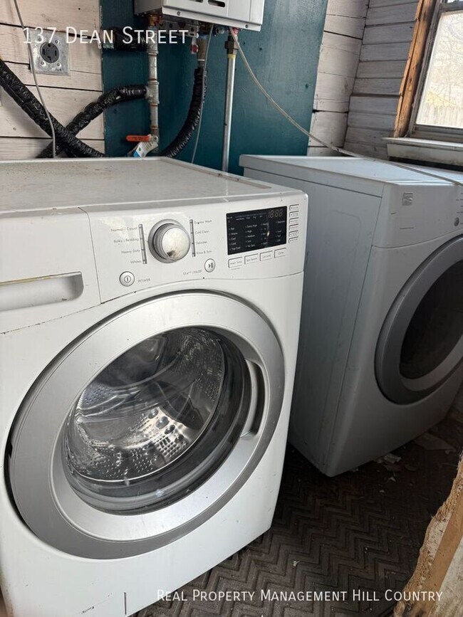 Building Photo - 137 Dean St