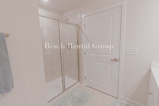 Building Photo - Furnished Townhouse in Gated Community