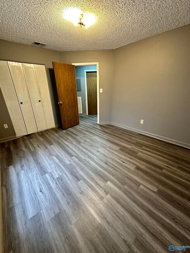 Building Photo - 127 Westscott Dr