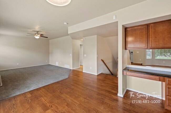 Building Photo - SPACIOUS SIX (6!!!) BD HOME IN LORSON RANC...