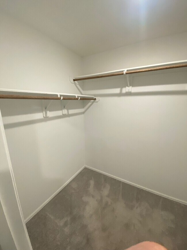 Building Photo - 1411 Las Cuevas Dr