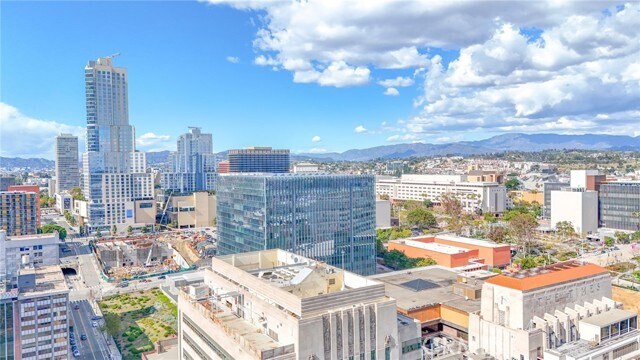 Building Photo - 108 W 2nd St