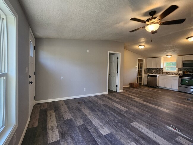 Building Photo - 1662 Lafayette Dr