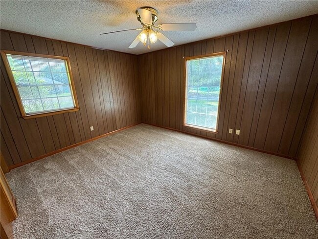 Building Photo - 24 Bethel Forest Dr S