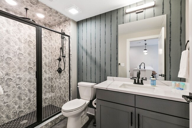 Building Photo - FFH Short Term Rental