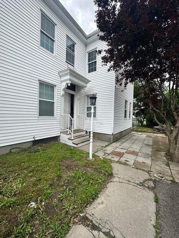 Building Photo - 268 Locust St