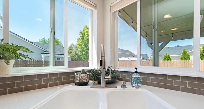 Building Photo - This home has it all!