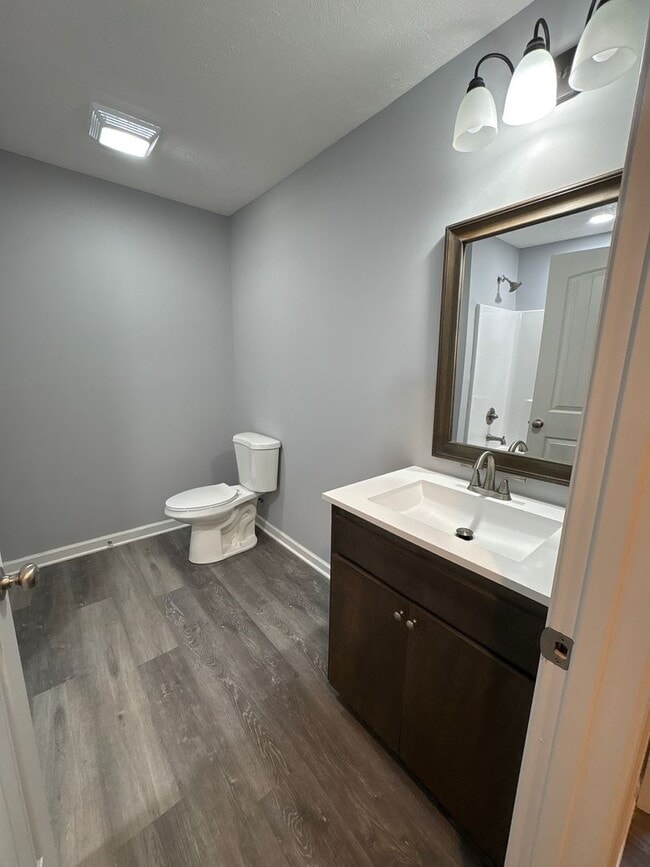 Building Photo - 315 Davis St