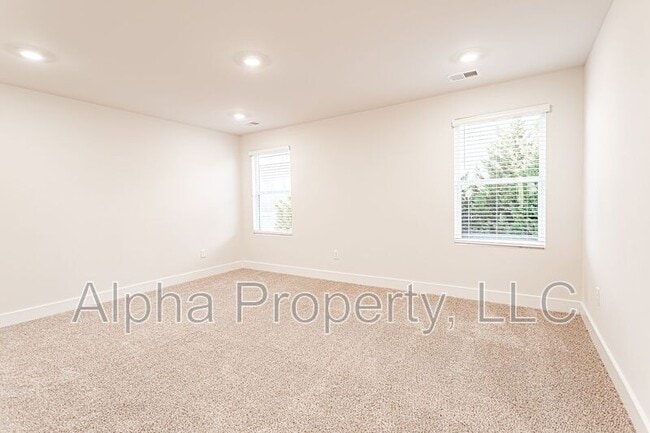 Building Photo - 212 Round Back Wy